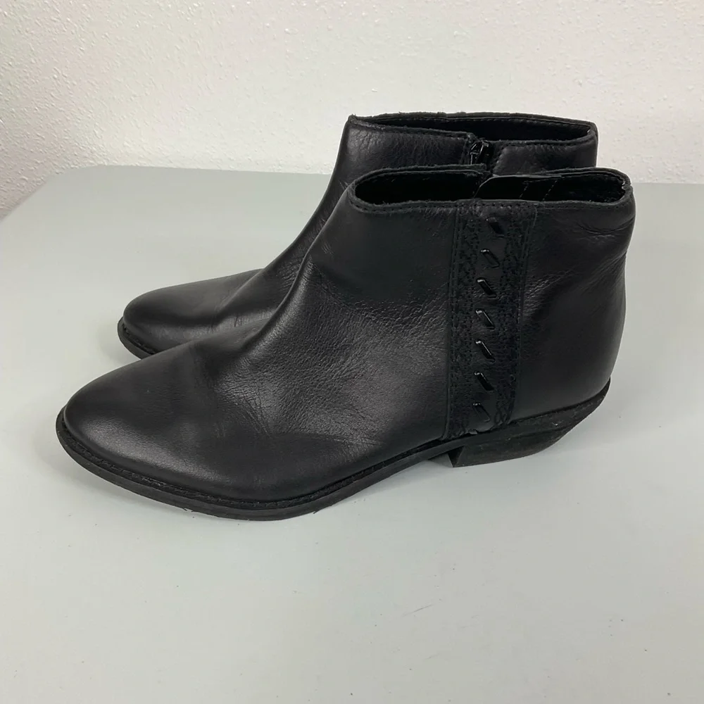 Zodiac black leather